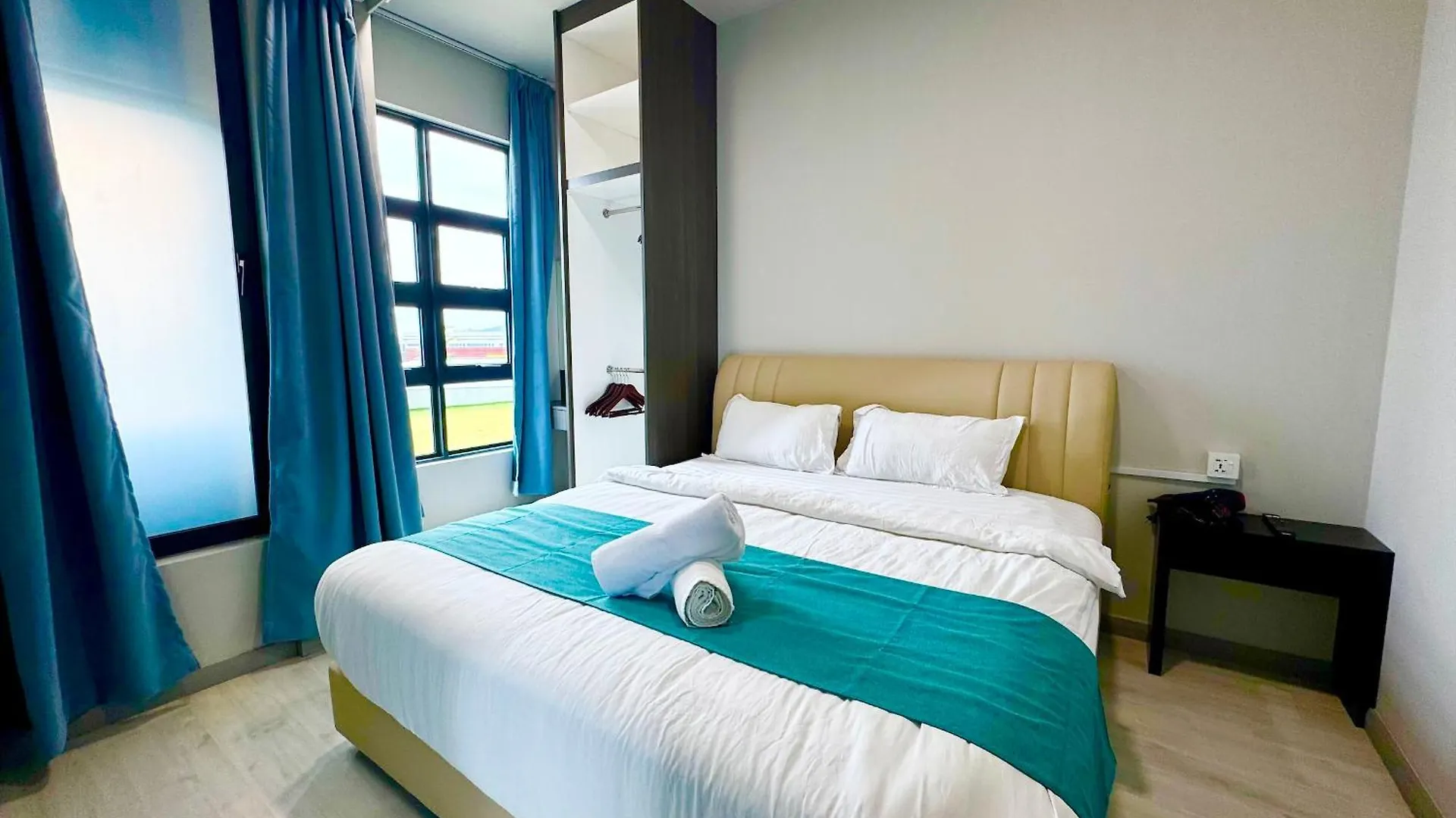 Sunset Seaview Vacation Condos @ Jesselton Quay Kota Kinabalu